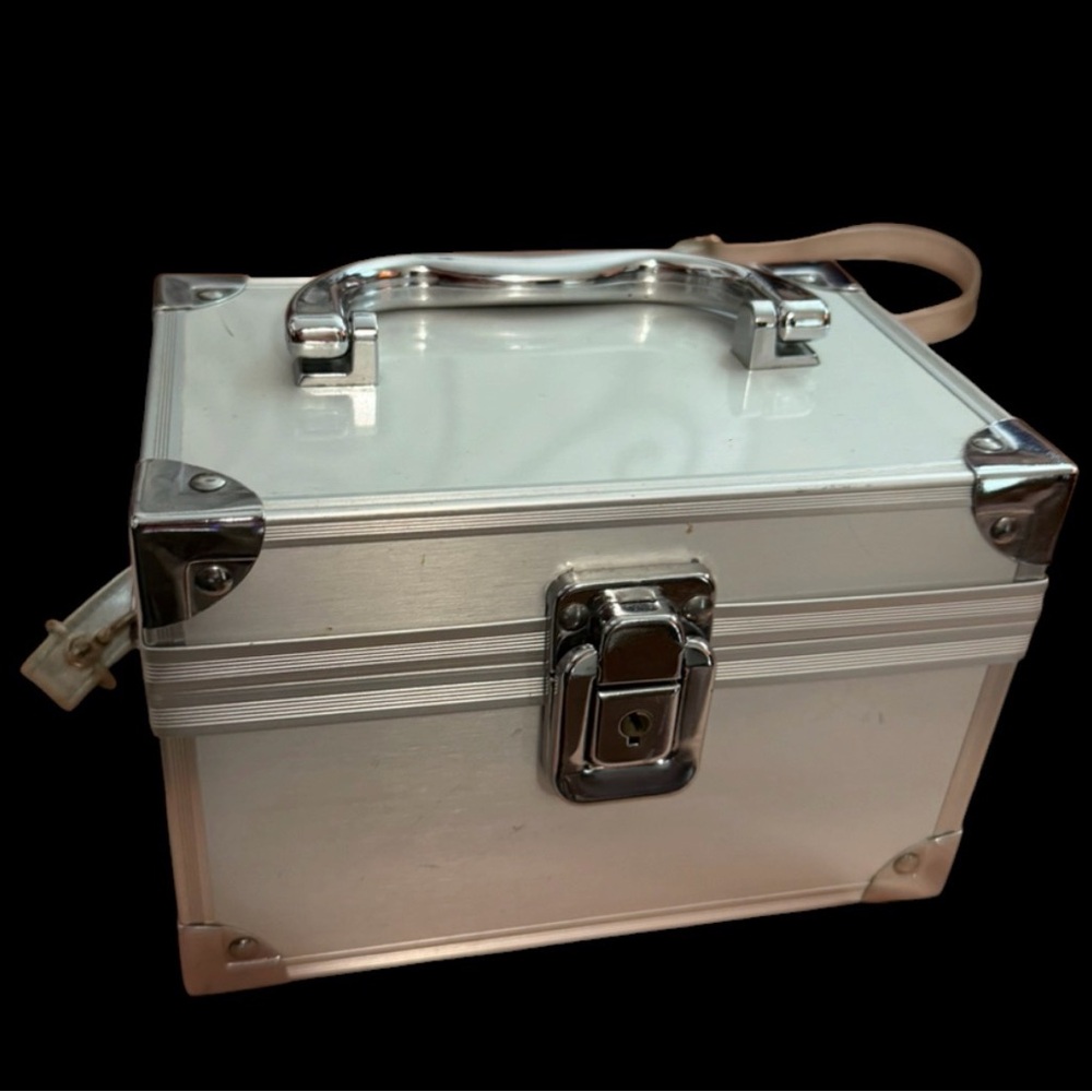 White Aluminum Jewelry/Makeup Train Case with Chrome Hardware